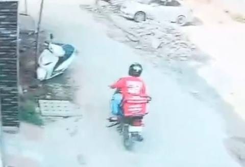 Bathinda News, Delivery boy 