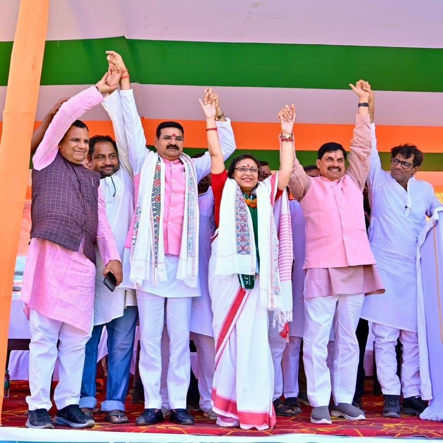 PunjabKesari, CM Mohan Yadav, Bihar Election 2025, Madhubani Rally, Patna Rally, NDA Campaign, Congress vs BJP, Familyism vs Nationalism, Ram Mandir Issue, Krishna Temple Support, Jeetu Patwari, Nitish Kumar, Narendra Modi, Bharat Ratna Debate, Political Speech, Bihar Politics, Madhya Pradesh CM 