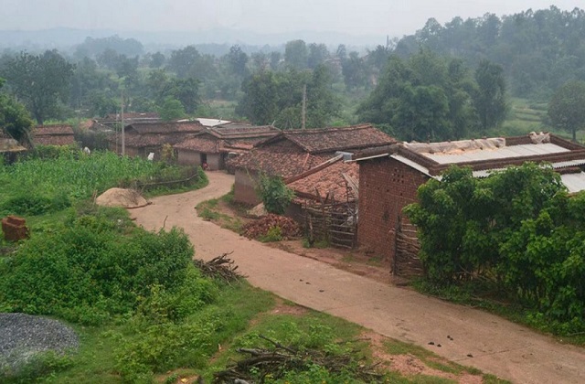 PunjabKesari, Sajjanpur Village, Madhya Pradesh News, Gujarat Border Village, Royal Dowry History, MP Gujarat Dispute, Unique Indian Villages, Supreme Court Judgement 1956, Chhota Udaipur State, Kathiwar Royal Family 