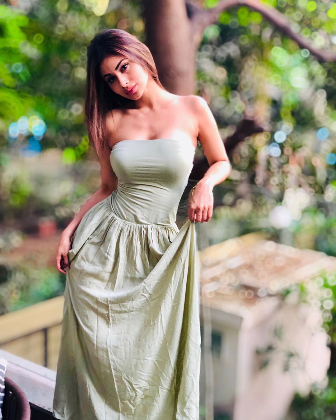 Bollywood Tadka, मौनी रॉय इमेज, मौनी रॉय फोटो, मौनी रॉय पिक्चर