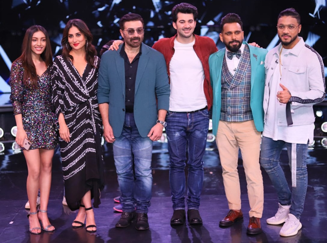 Bollywood Tadka, करीना कपूर खान इमेज, करीना कपूर खान फोटो, करीना कपूर खान पिक्चर, सनी देओल इमेज, सनी देओल फोटो, सनी देओल पिक्चर,