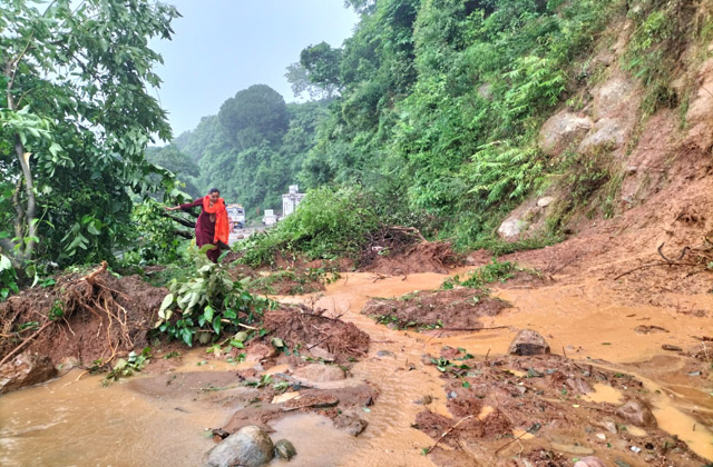 PunjabKesari, landslide photo