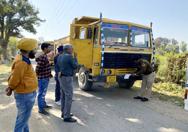 PunjabKesari, Tipper and Police Image