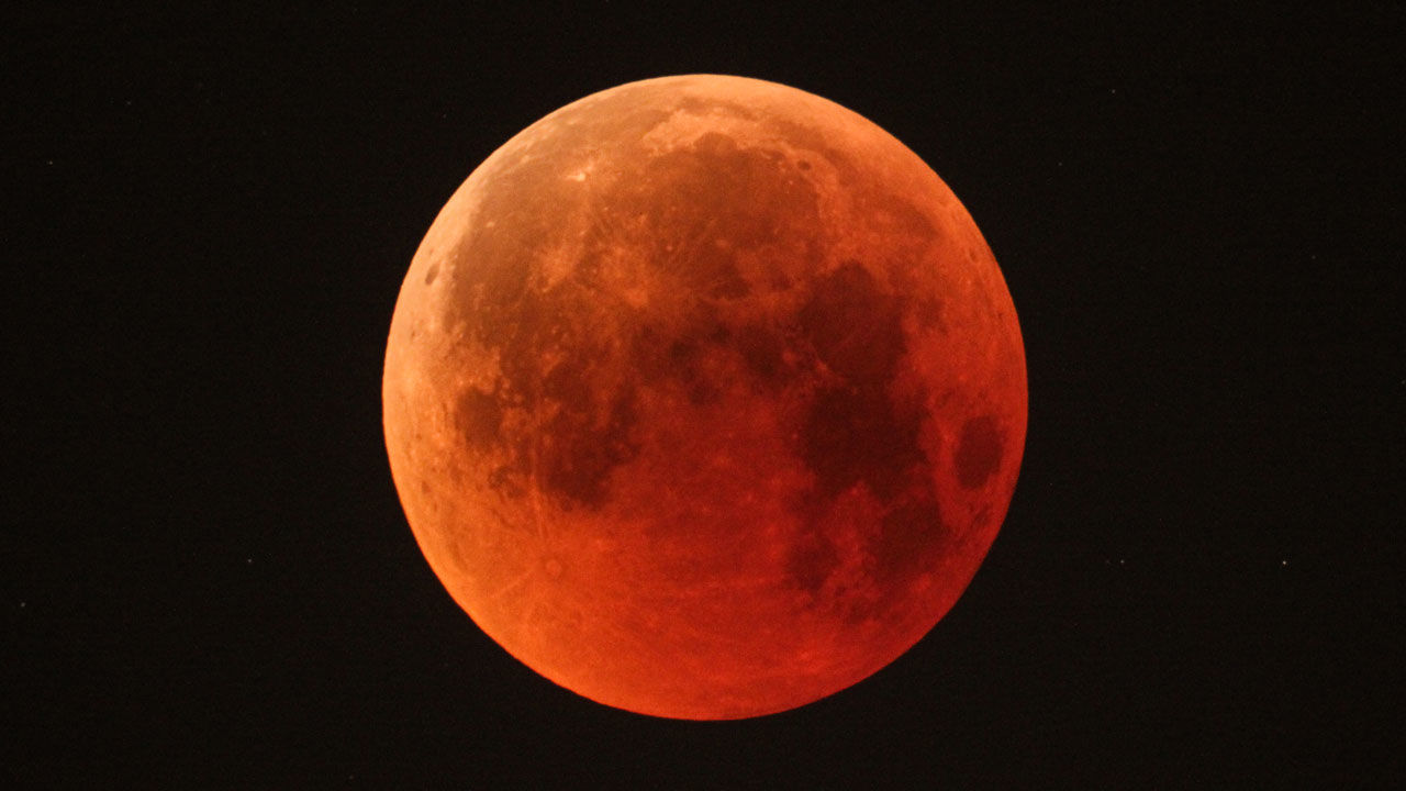 PunjabKesari, Lunar eclipse, 2020 Last Lunar eclipse, 2020 Lunar eclipse, Lunar eclipse, next lunar eclipse, 30th November lunar eclipse, Gurmeet Bedi, Astrologer Gurmeet Bedi, Jyotish Gyan, Astrology in hindi, Jyotish Shastra