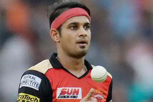 Siddharth Kaul, IPL, Most Embarrassing Record, IPL, IPL 2020, Sunrisers Hydrabad, SRH vs MI, MI vs SRH, SRH, IPL News in hindi, sports news