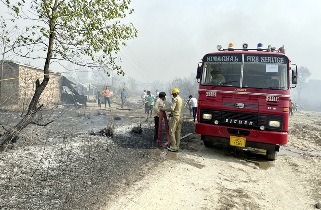 PunjabKesari, Fire Brigade Team Image