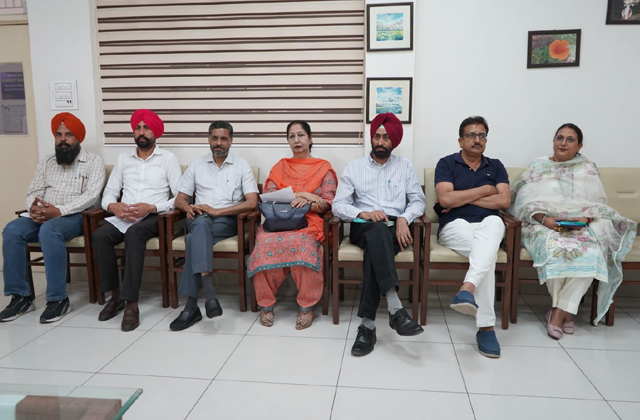 PunjabKesari, Executive Committee Meeting of Non-Govt College Management Federation