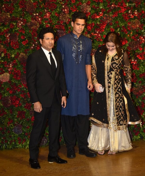 Sachin Tendulkar with his family