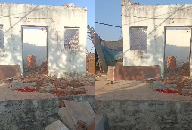 PunjabKesari, Morena Breaking News, Temple Roof Collapse, Morena Accident, MP News, Kailaras Police, Temple Tragedy, India Breaking News, Child Death Incident, Morena District, Madhya Pradesh News