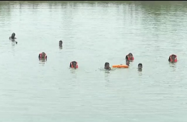 PunjabKesari,Madhya Pradesh, Indore, girl drowned in water, heavy rain