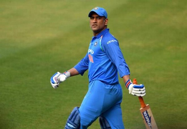 Pakistani fan puts MS Dhoni's name on World Cup 2019 jersey