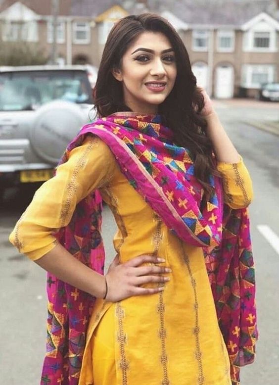 PunjabKesari,सिंपल सूट इमेज,फुलकारी दुपट्टा इमेज, Phulkari image