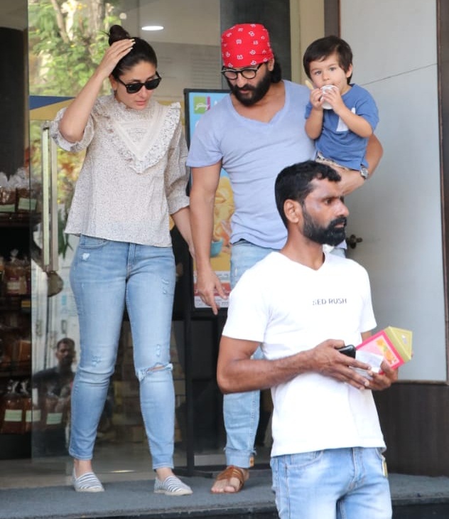 Bollywood Tadka, तैमूर अली खान इमेज, तैमूर अली खान फोटो, तैमूर अली खान पिक्चर, करीना कपूर खान इमेज, करीना कपूर खान फोटो, करीना कपूर खान पिक्चर, सैफ अली खान इमेज, सैफ अली खान फोटो, सैफ अली खान पिक्चर,
