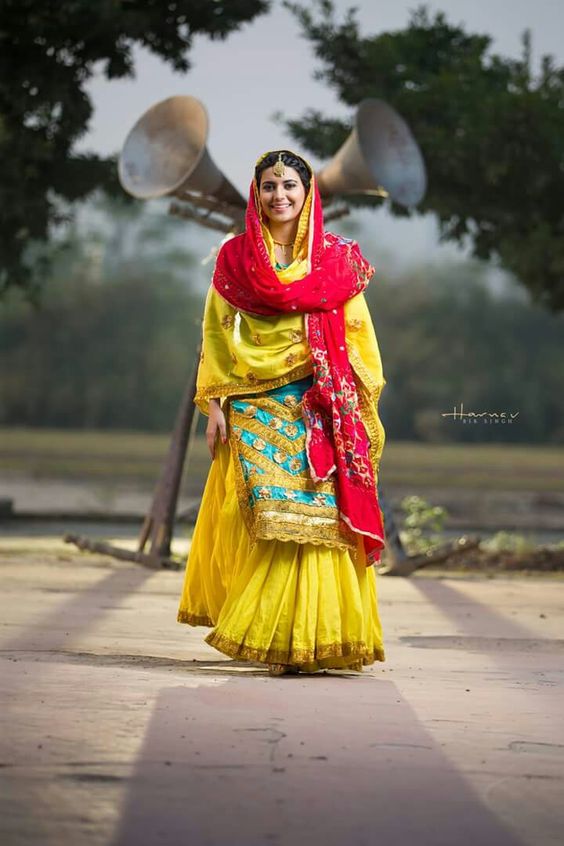 PunjabKesari, Punjabi Suits image,  फुलकारी दुपट्टा इमेज, Patiala Suits, पटियाला सलवार सूट इमेज