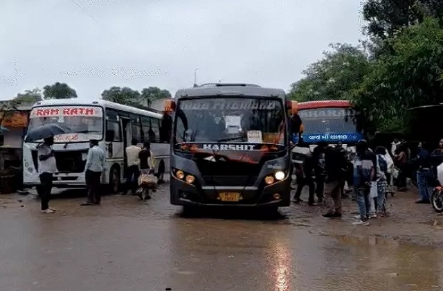 PunjabKesari, Gwalior News, Bus Conductor Rape, Madhya Pradesh Crime, Gwalior Bus Stand, Female Assault Case, Vishnu Ojha Arrested, Bhind Woman, Shivpuri Case, Roadways Bus Crime, MP Police Action