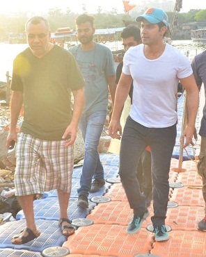 Bollywood Tadka, Varun Dhawan Spotted