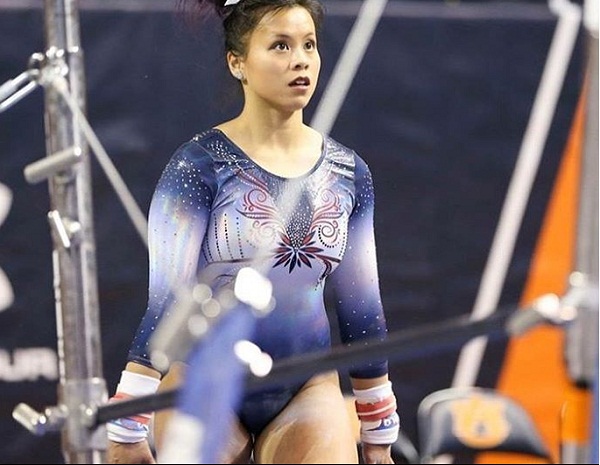 Gymnast Sam Cerio snaps both legs while performing floor routine