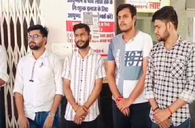 PunjabKesari, ChatGPT said:  Gwalior Hospital, Outsource Employees, Salary Pending, Civil Surgeon RK Sharma, Employee Protest, Outsourcing Issues, Hospital Staff Strike, Madhya Pradesh News 