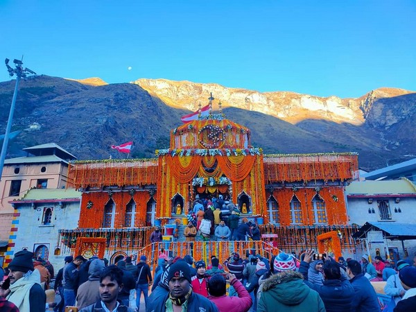 PunjabKesari, Badrinath, Badrinath Dham, Badrinath mandir, Badrinath Char Dham, Badrinath Temple, Char Dham in india, Char Dham, Dharmik Sthal, Religious place in india