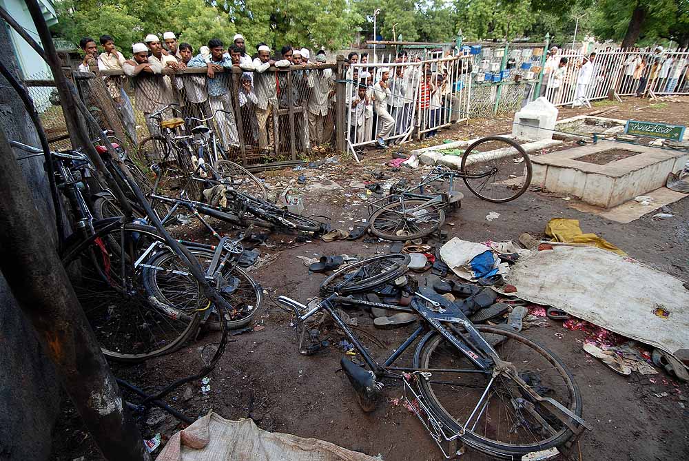PunjabKesari, Malegaon blasts, Malegaon, Abhinav Bharat, Sadhvi Pragya, Pragya Singh Thakur, Hemant Karkare, NIA, Asaduddin Owaisi, Akhilesh Yadav, BJP, Congress
