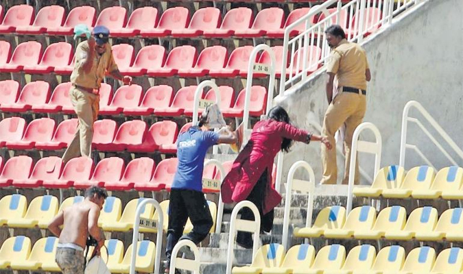 Bees Attack in Cricket Match