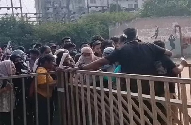 PunjabKesari, Rohit Sharma, Virat Kohli, रोहित शर्मा, विराट कोहली, Raipur ODI, India vs South Africa, Ticket Black Marketing, Raipur Stadium, Cricket News, ODI Series, Team India, South Africa Team