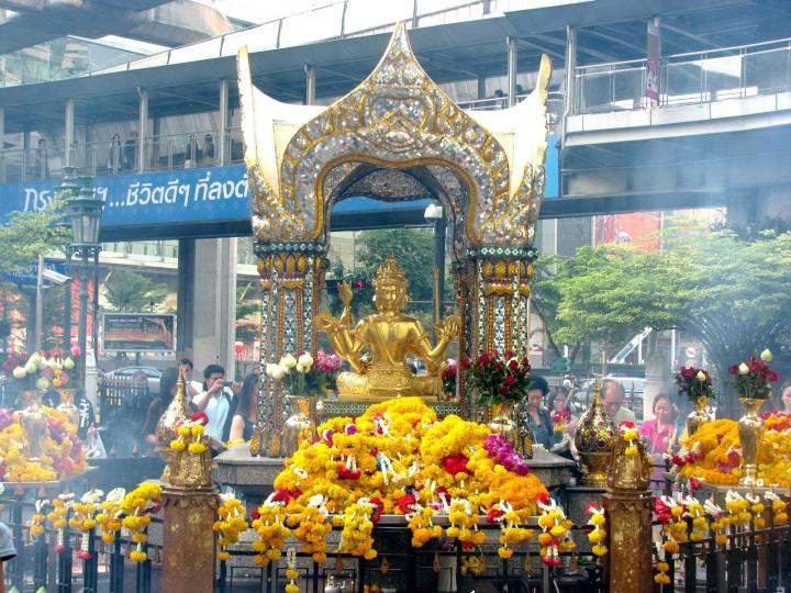 PunjabKesari, Eravan temple, lord brahma, brahma temple, brahma temple in bangkok, Eravan temple in bangkok, Famous temple of  lord brahma, Dharmik Sthal, Religious Place, hindu teerth Sthal