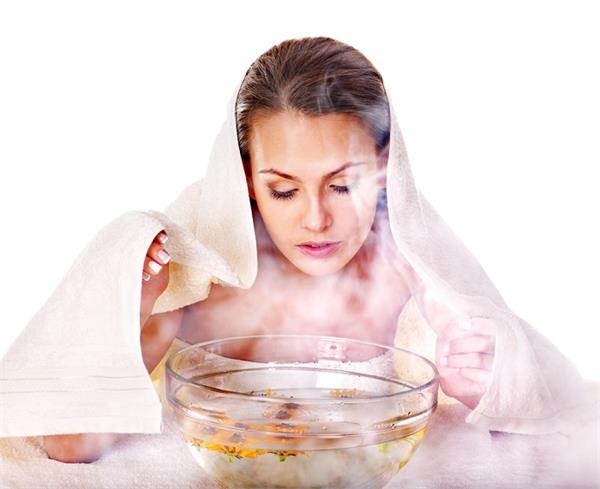 ऑयली स्किन से छुटकारा दिलाएगा यह Homemade Steam Facial