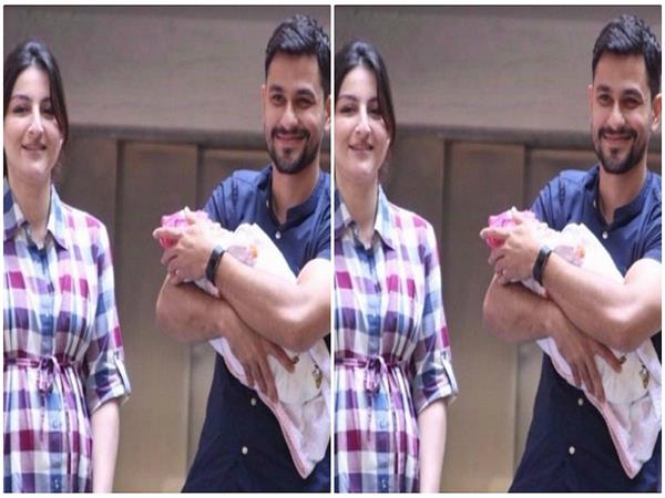 सोहा और कुणाल की बेटी इनाया की पहली तस्वीर आई सामने!