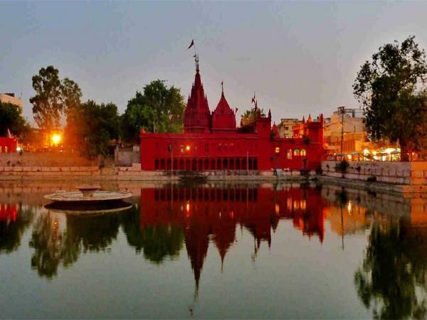 Durga Kund Mandir Varanasi