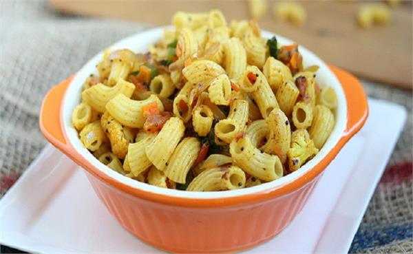 घर पर बनाएं टेस्टी एंड स्पाइसी Masala Pasta Recipe