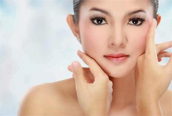 चेहरे के काले धब्बे दूर करने का अासान तरीका