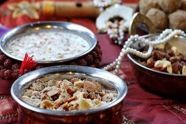 जानिए, किस भगवान को अर्पित करें कौन ...