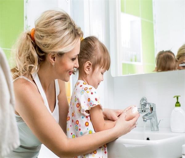 बच्चों को सिखाएं ये अच्छी आदतें