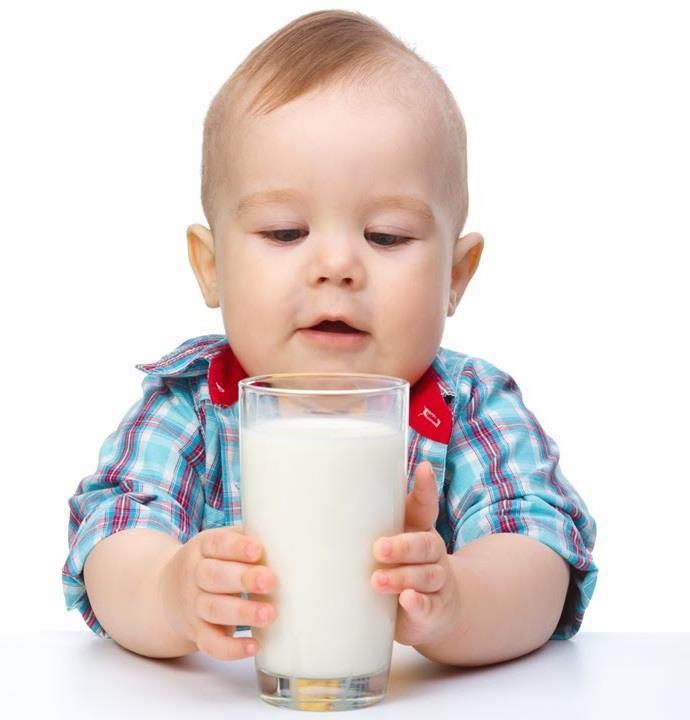 क्या आपका बच्चा भी नहीं पीता दूध? आजमाएं ये तरीके
