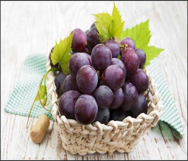 अंगूर का खाली पेट सेवन करने से ये बीमारियां रहती है दूर