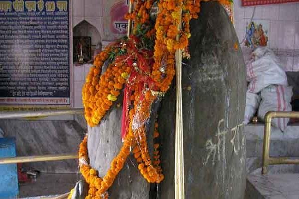 विश्व का एकमात्र शिव मंदिर, जहां अर्धनारीश्वर स्वरूप में विराजमान हैं भोलनाथ - kathgarh mahadev temple in kangra