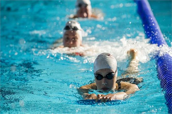 मोेटापे से लेकर दिल की कई बीमारियों को दूर करती है Swimming