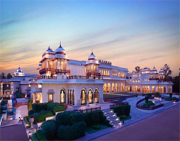 दुनिया का सबसे मंहगा होटल, एक दिन का किराया सुनकर रह जाएंगे दंग