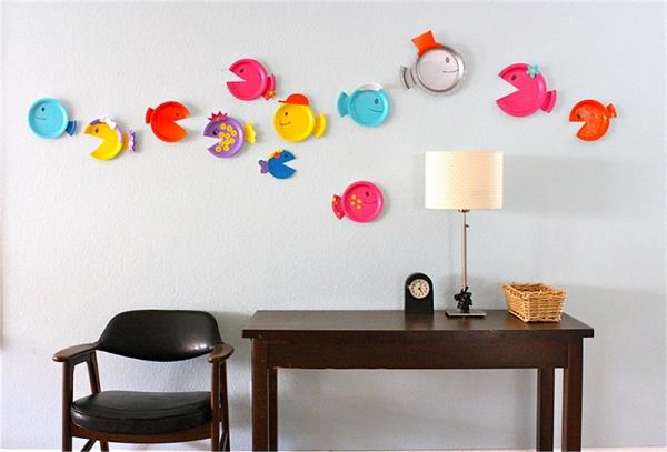 DIYのアイデア！ 紙皿付きの壁の装飾