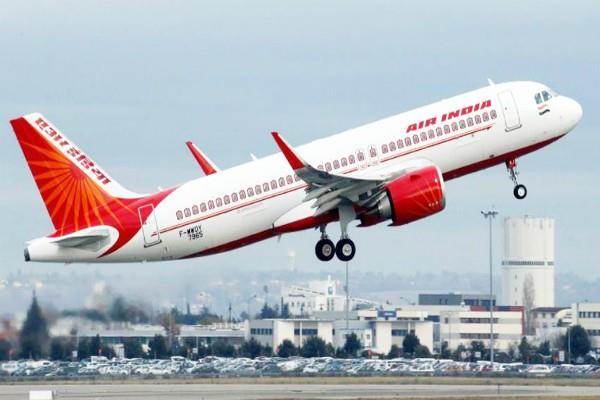 एयर इंडिया की फ्लाइट के पहिए दीवार ...