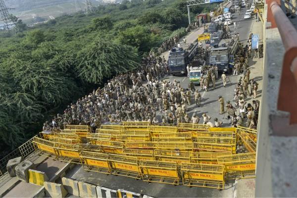 high march of farmers sealed to delhi up border