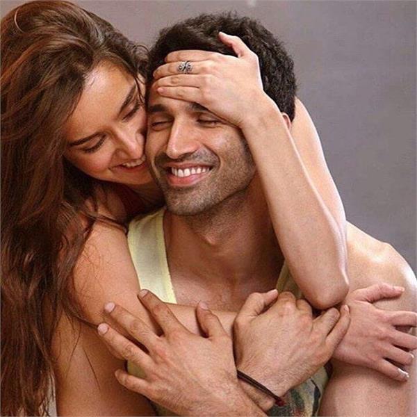 छोटी हाइट वाली लड़कियां पसंद करते हैं लड़के, जानिए 8 कारण