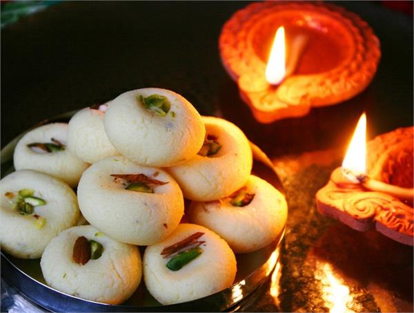 दीवाली स्पेशल: घर पर बनाएं स्वादिष्ट Sandesh