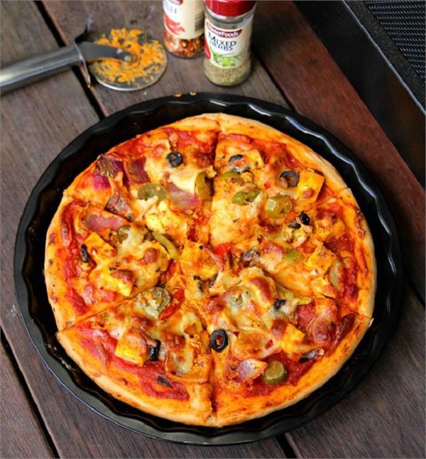 घर पर बनाएं टेस्टी एंड यम्मी Kadai Paneer Pizza