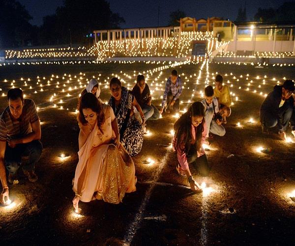 वातावरण शुद्ध रखने में दें अपना योगदान, सेलिब्रेट करें इको-फ्रेंडली दीवाली