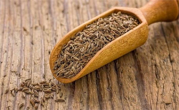 शुगर कंट्रोल करने में काम आता है जीरा, हड्डियां भी होती है मजबूत