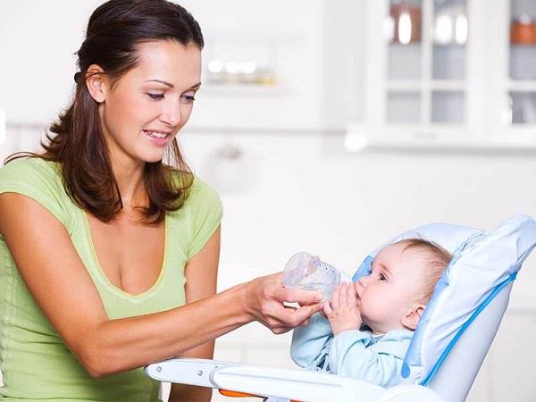 ग्राइप वाटर बच्चों को पिलाने से मिलेंगे ये 4 फायदे