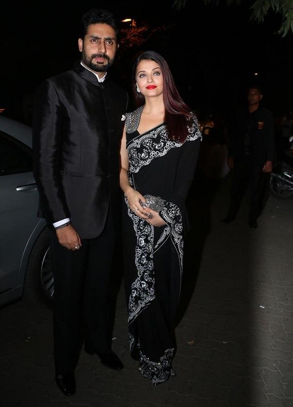 ब्लैक साड़ी में पति के साथ पार्टी में पहुंची Aishwarya