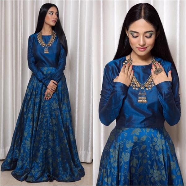 ट्रेडिशनल आउटफिट पहन सिंपल में भी स्टाइलिश दिखीं अमृता राव